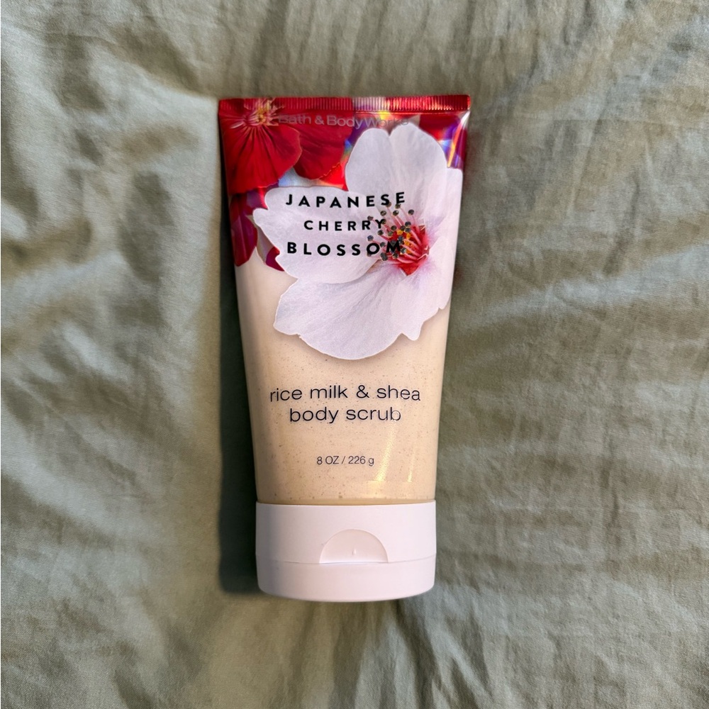 Bath & Body Works - Body Scrub - Japanese Cherry Blossom